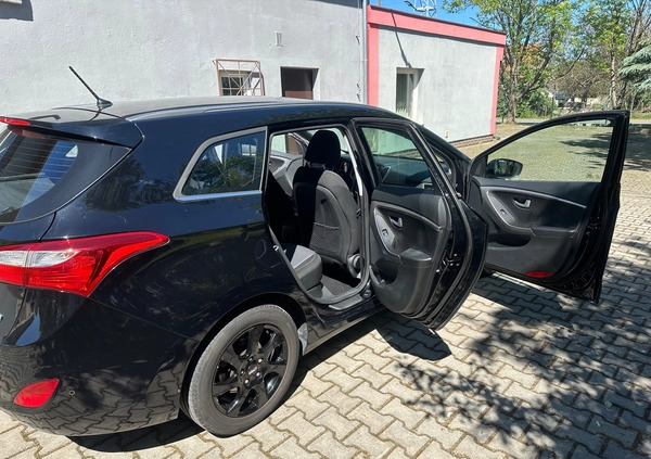 Hyundai I30 cena 39000 przebieg: 96000, rok produkcji 2015 z Sompolno małe 352